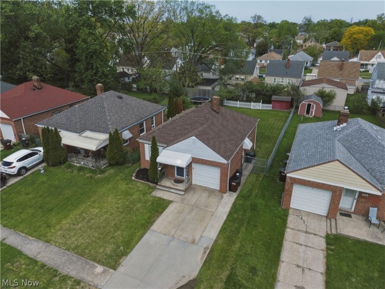 2430 Fortune Avenue, Parma, OH - Photo 6