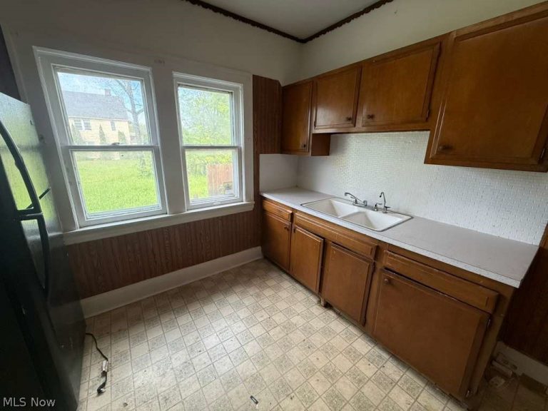 13305 Ferris Avenue, Cleveland, OH - Photo 3