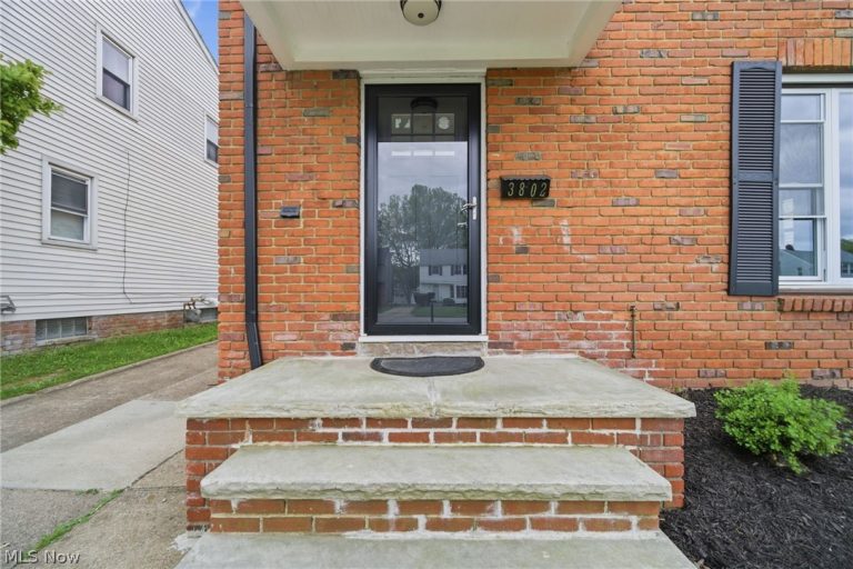 3802 Freemont Road, South Euclid, OH - Photo 3