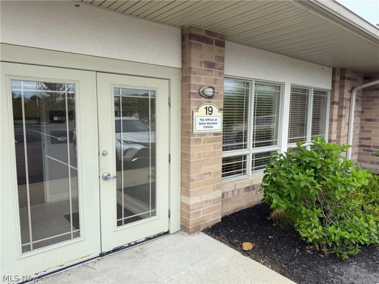 31320 Solon Road #19, Solon, OH - Photo 2