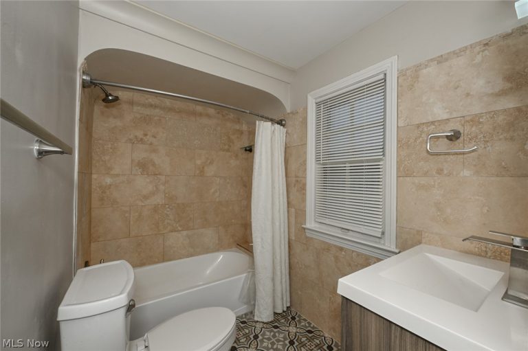 3699 Bainbridge Road, Cleveland Heights, OH - Photo 2