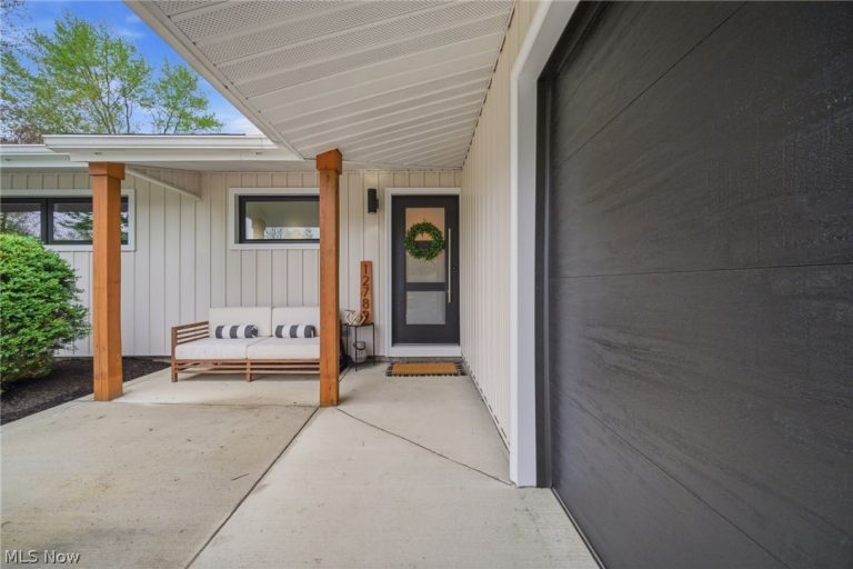 12789 Manchester Drive, Chesterland, OH - Photo 6