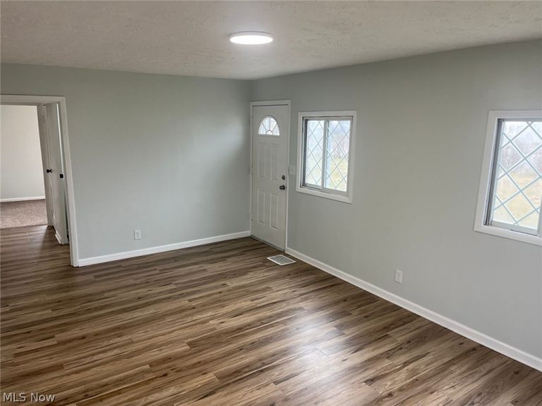 4061 Gregus Avenue, Lorain, OH - Photo 6