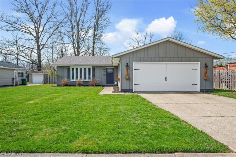396 319 Street, Willowick, OH - Photo 2