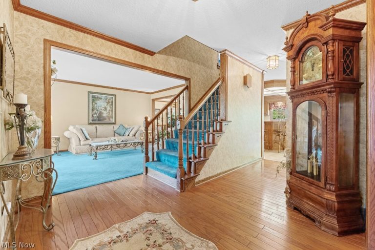 6962 Mapleridge Circle, Canton, OH - Photo 3