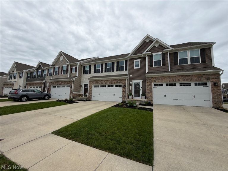 1528 Spruce Hill Drive, Stow, OH - Photo 3