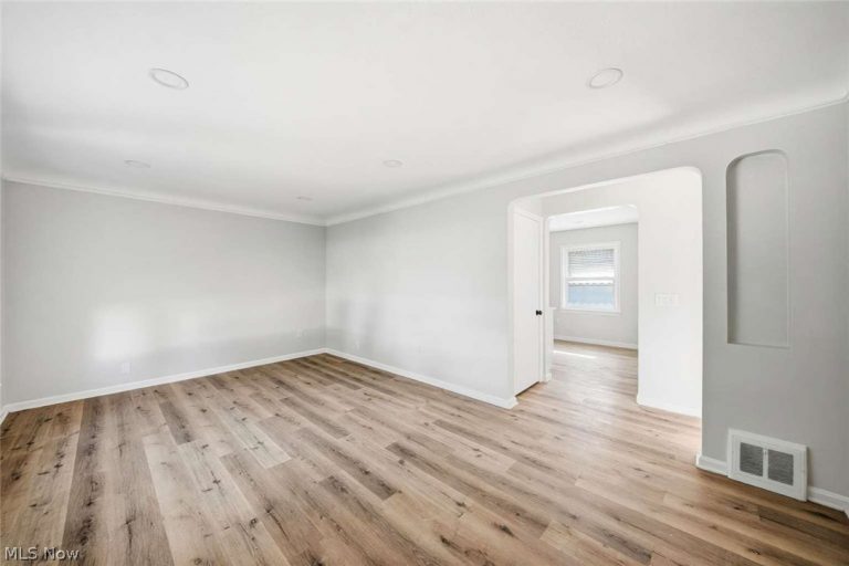 420 271st Street, Euclid, OH - Photo 3