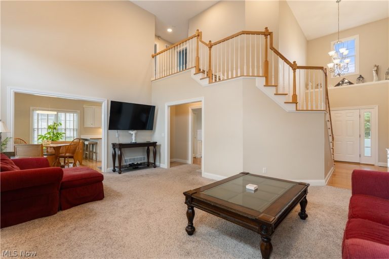 30 Pine Villa Trail #5, Aurora, OH - Photo 6