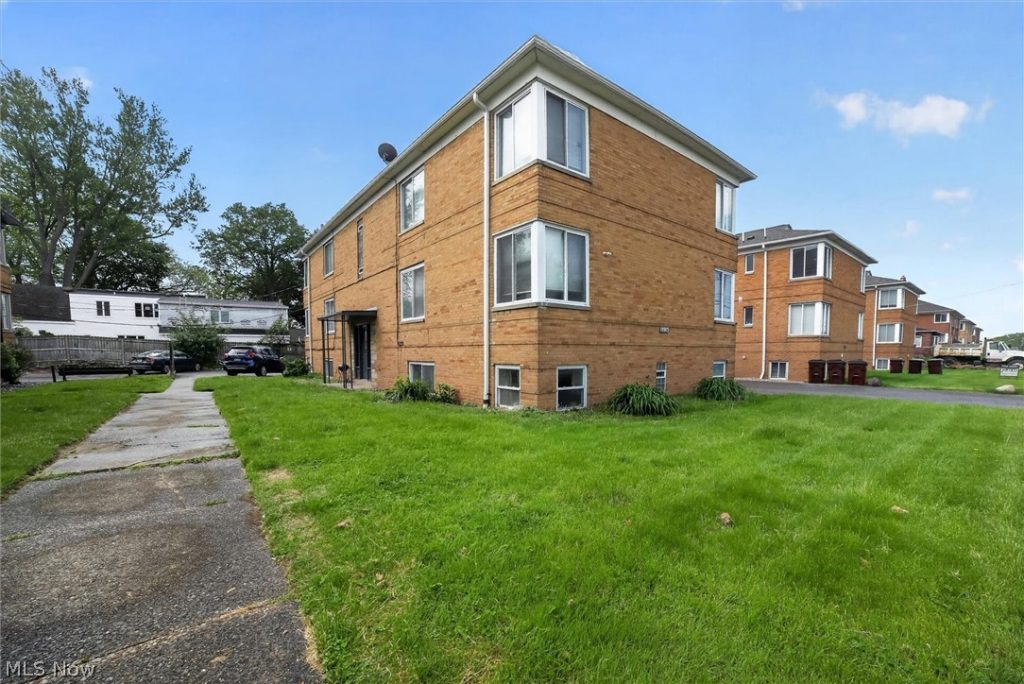 18963 Hilliard Boulevard #2, Rocky River, OH