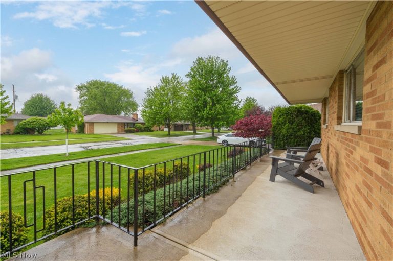14666 Robert Drive, Middleburg Heights, OH - Photo 6