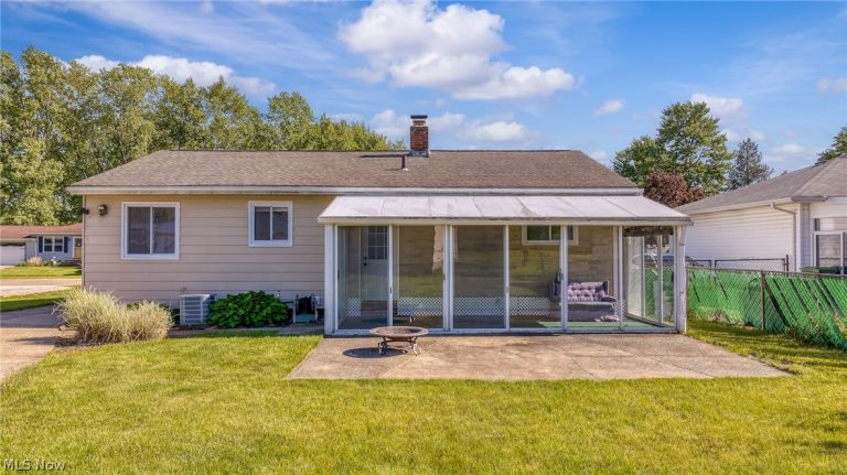 34605 Glen Drive, Eastlake, OH - Photo 3