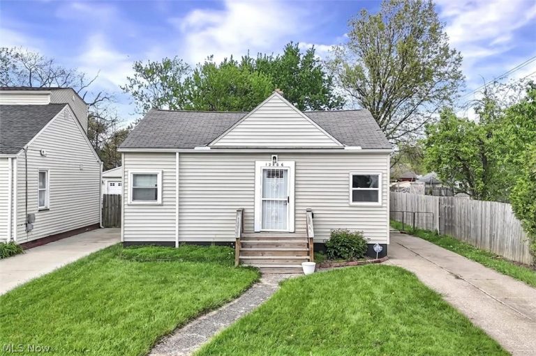 12506 Kirton Avenue, Cleveland, OH - Photo 6