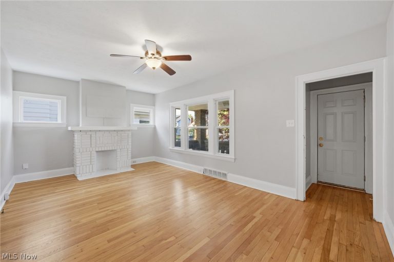 2058 Wascana Avenue, Lakewood, OH - Photo 5