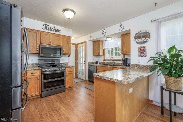 412 Lincoln Avenue, Cuyahoga Falls, OH - Photo 6