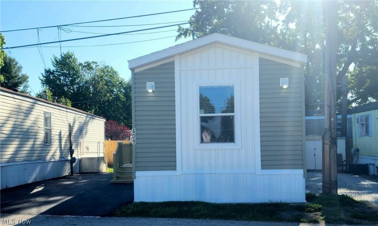 9151 Mentor Avenue #A09, Mentor, OH - Photo 2