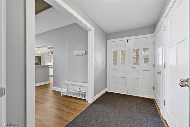 30200 Crestview Drive, Bay Village, OH - Photo 2