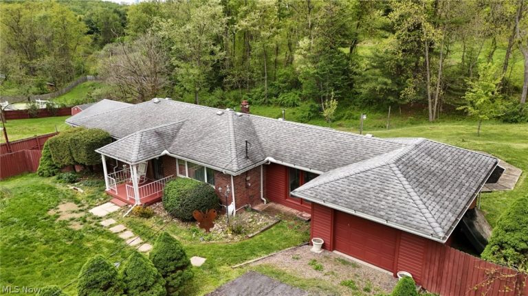 120 Bonnie Beth Drive, Wellsburg, WV - Photo 4