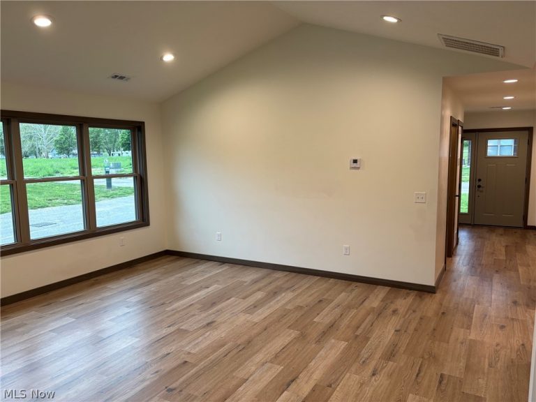 2723 Barnhill Road, New Philadelphia, OH - Photo 5