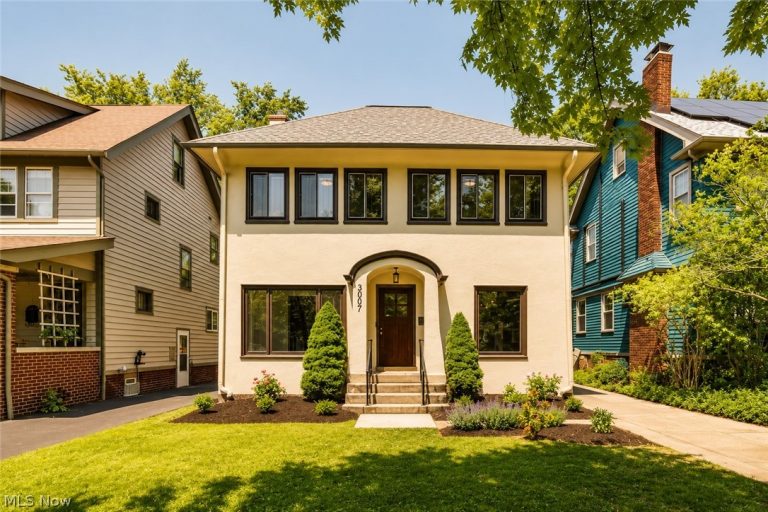 3007 Edgehill Road, Cleveland Heights, OH - Photo 2