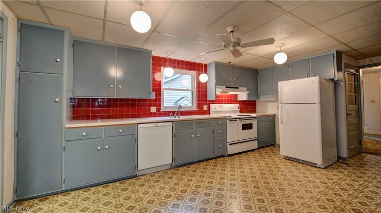 276 Factory Street, Sugarcreek, OH - Photo 4