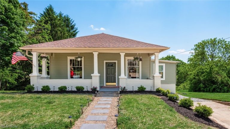 818 Highland Avenue, Cambridge, OH - Photo 2