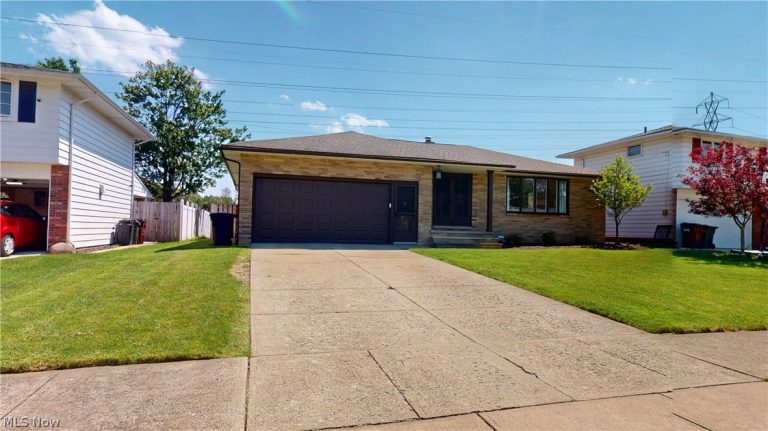 2221 Coventry Drive, Parma, OH, 44134