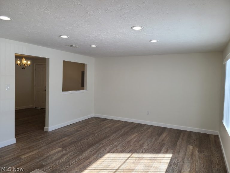 1485 Pike Parkway, Streetsboro, OH - Photo 2