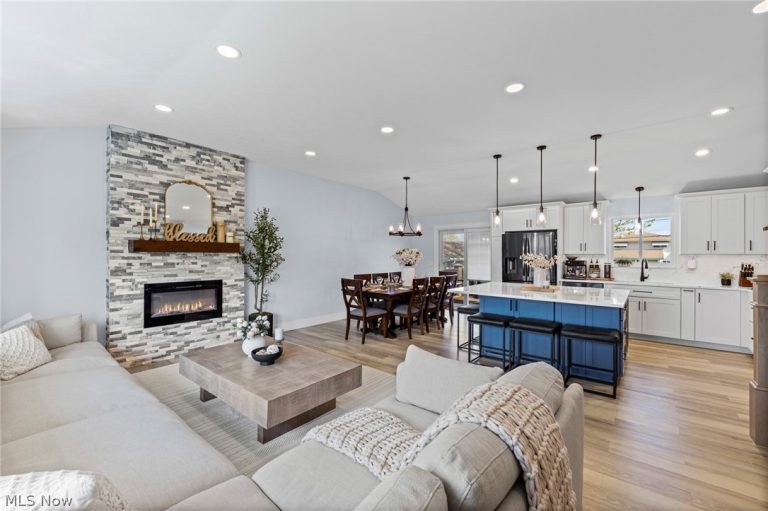 12008 Tucson Drive, Parma, OH - Photo 4