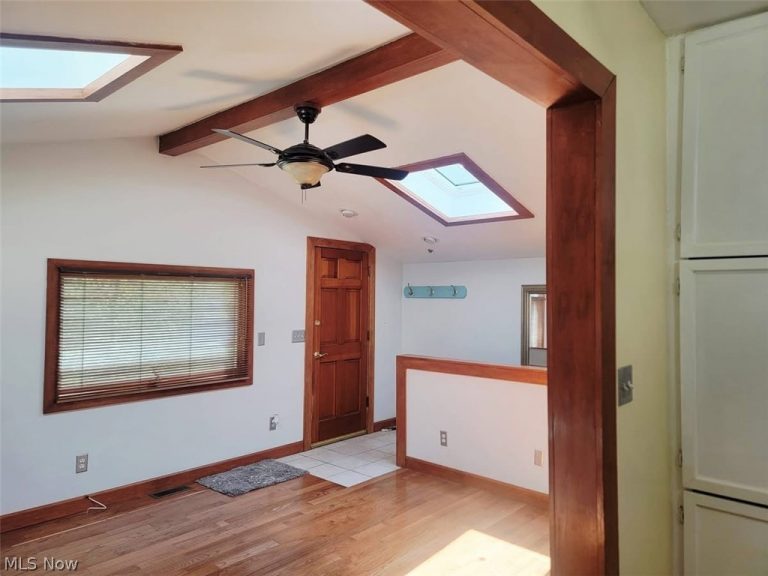233 Point Drive, Avon Lake, OH - Photo 6