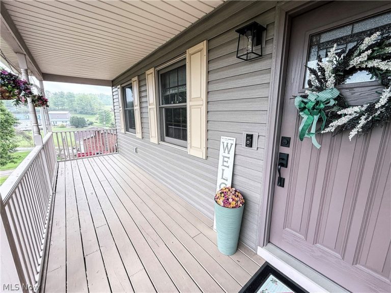 247 Spence Road, Belpre, OH - Photo 6