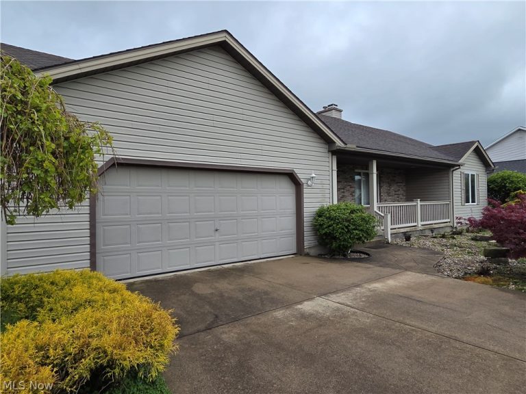 6364 Harvest Ridge Drive, Austintown, OH - Photo 3