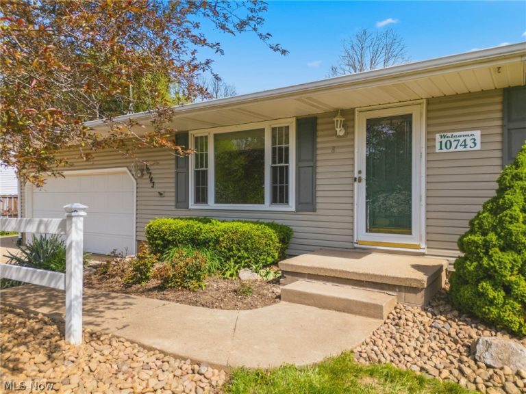 10743 Corundite Road, Massillon, OH - Photo 4