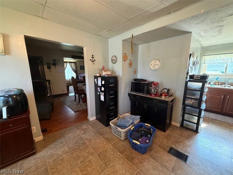 830 Bunker Hill Road, Ashtabula, OH - Photo 6