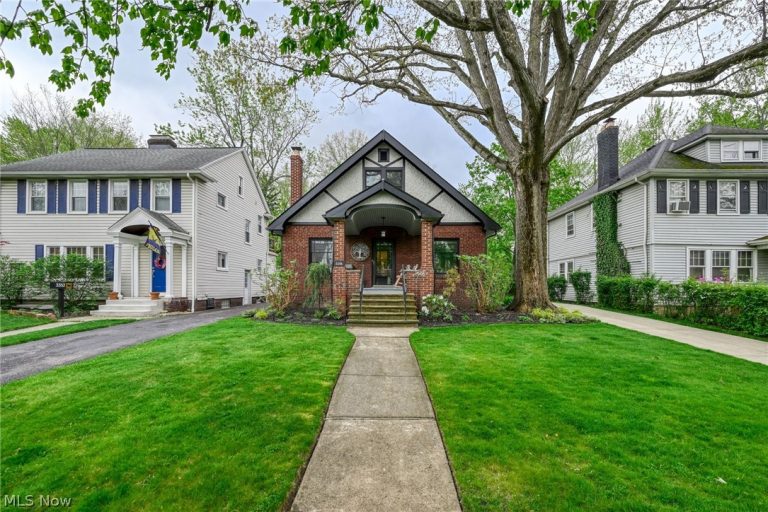 3346 Fairfax Rd, Cleveland Heights, OH - Photo 2