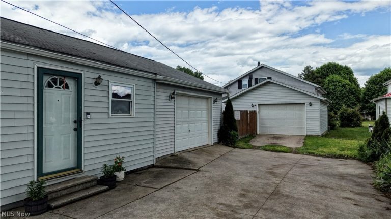127 7th Drive, New Philadelphia, OH - Photo 5