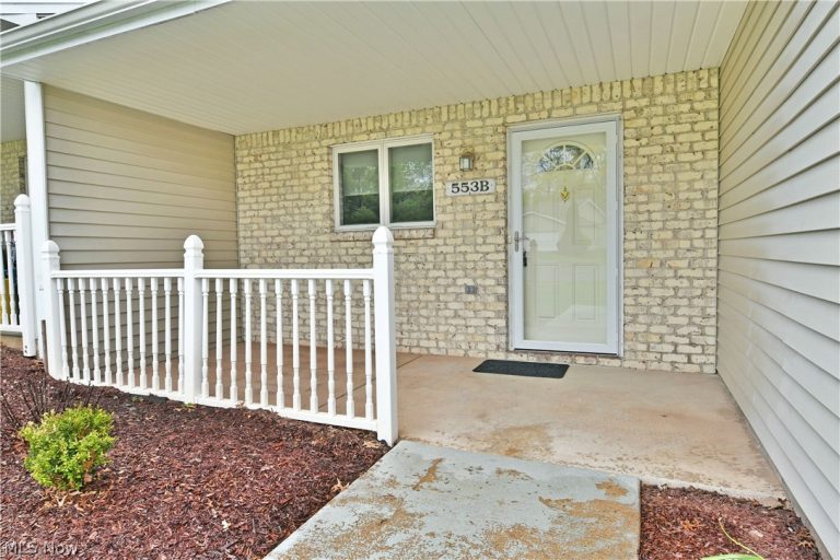 553 Wilcox Road #B, Austintown, OH - Photo 4
