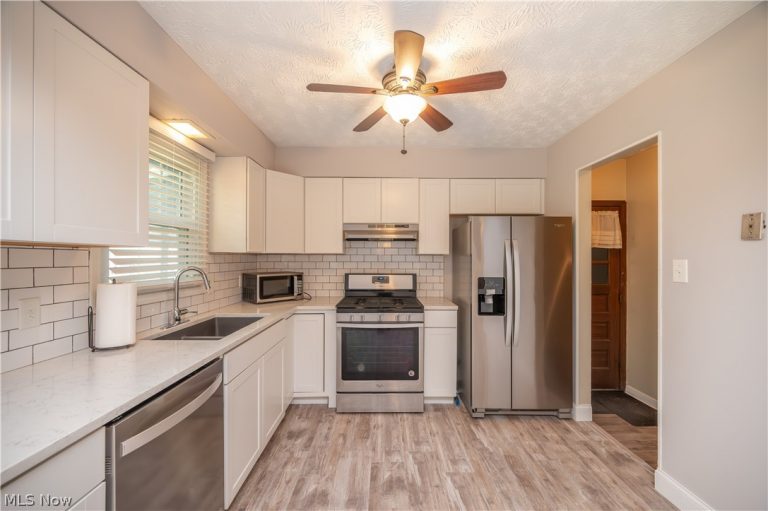4829 New Road, Austintown, OH - Photo 8