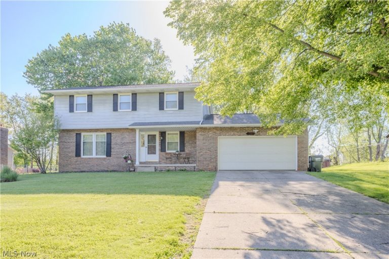 11805 Meadowlane Avenue, Uniontown, OH, 44685