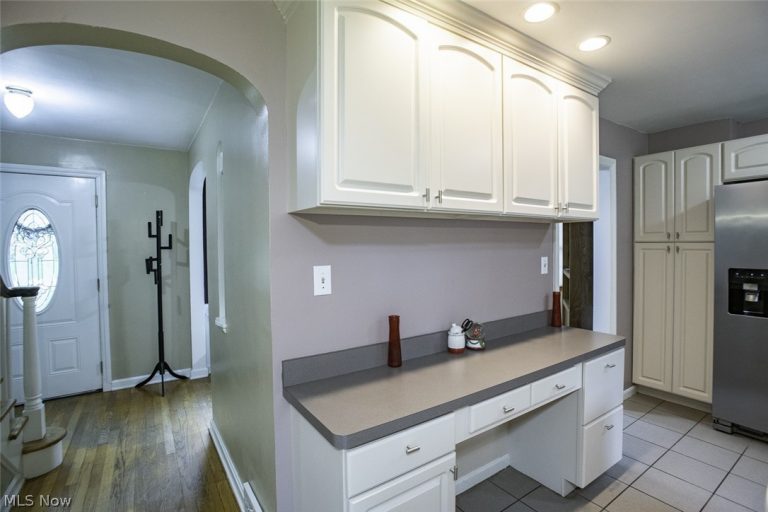 6911 Brookside Road, Independence, OH - Photo 8