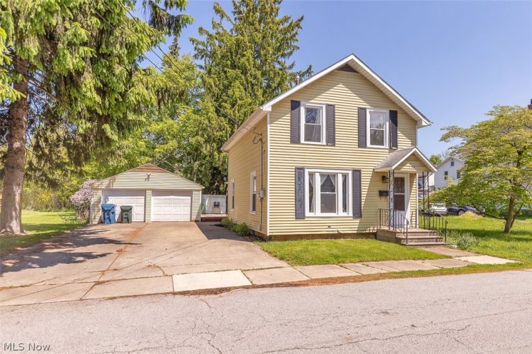 133 Crownhill Avenue, Amherst, OH - Photo 2