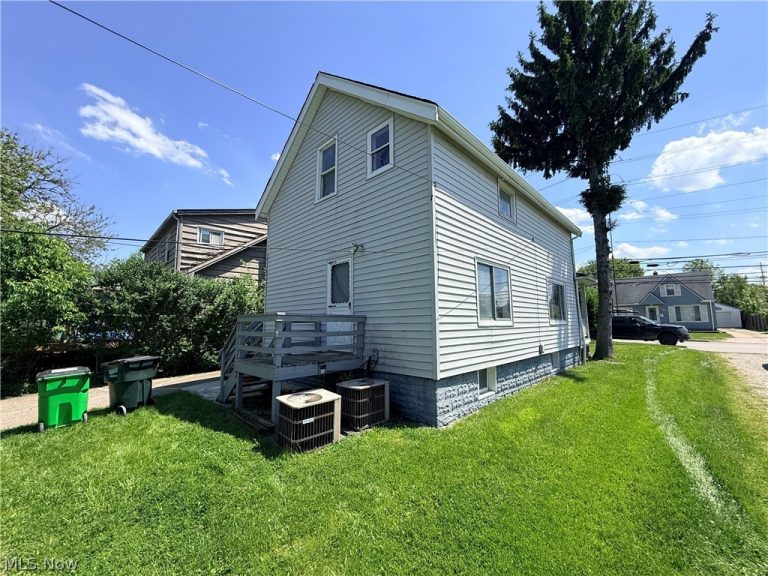 12809 Mccracken Road #1, Garfield Heights, OH - Photo 5