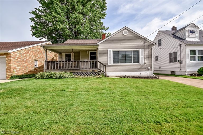 225 Burton Street, Fairport Harbor, OH - Photo 2