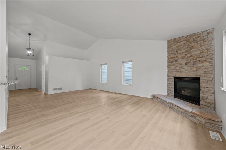 710 Erie Road, Eastlake, OH - Photo 8