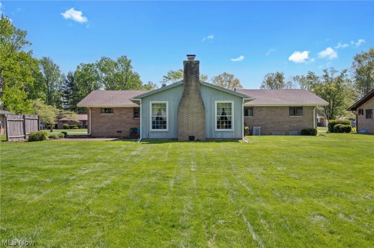 5108 Evergreen Drive, North Olmsted, OH - Photo 3