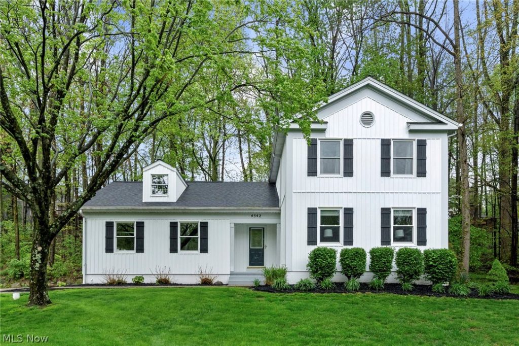 4542 Briarcliff Trail, Copley, OH