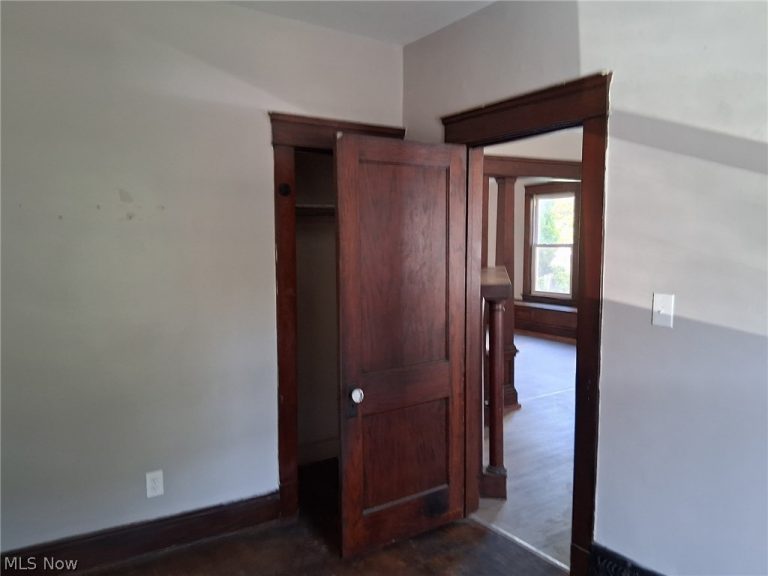 930 Evangeline Road, Cleveland, OH - Photo 5