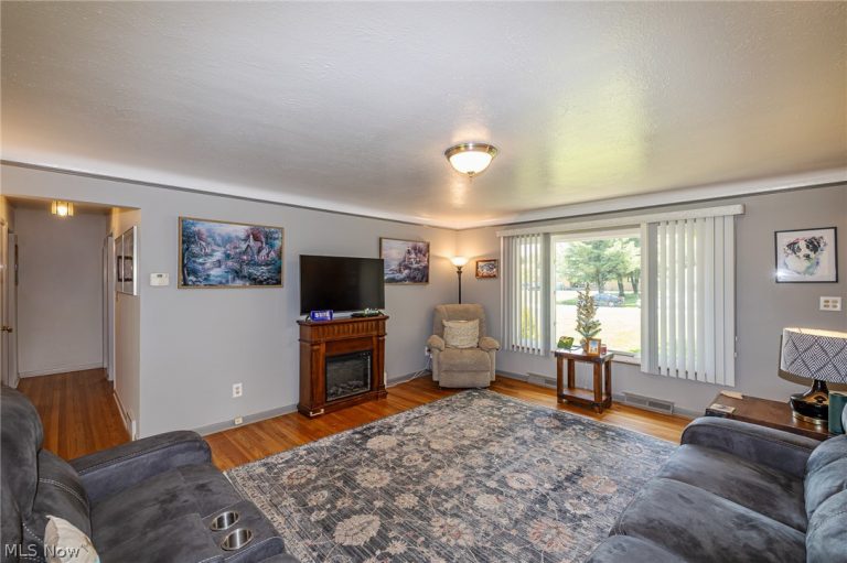 1055 Twilight Drive, Seven Hills, OH - Photo 5