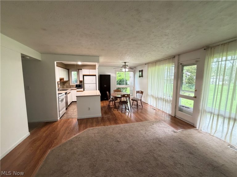 10408 Church Drive #420, Parma Heights, OH - Photo 4