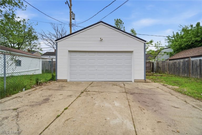 3802 Freemont Road, South Euclid, OH - Photo 5