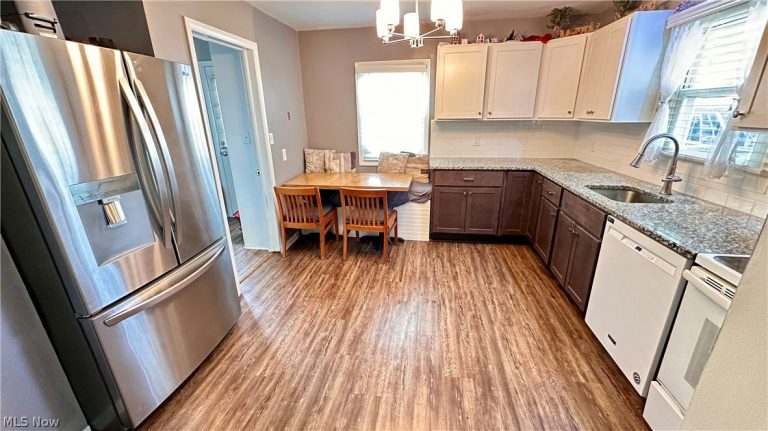 1206 Genesee Avenue, Mayfield Heights, OH - Photo 6